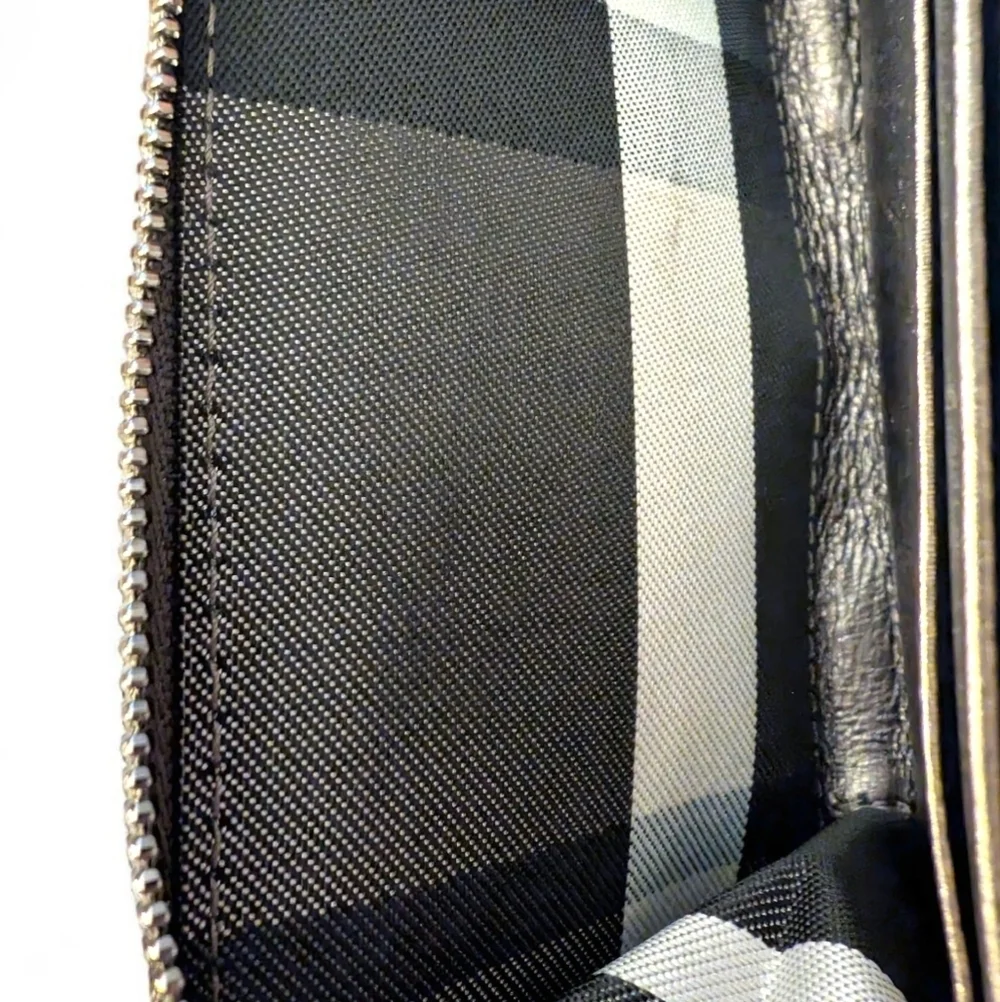 Burberry Metallic Knot Leather Small Zip Wallet